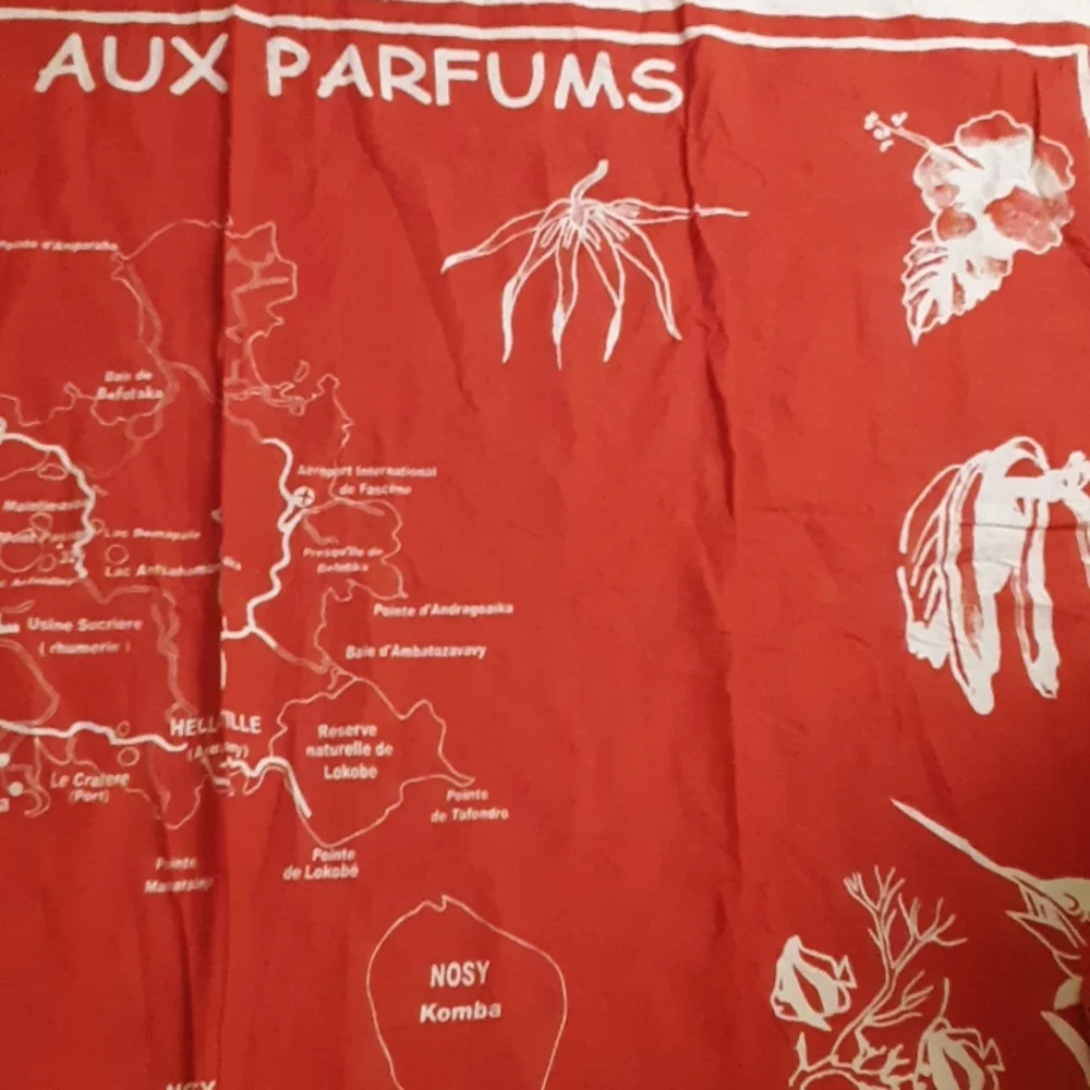 L'ile Aux Parfums  fabric piece - Picture 4 of 7